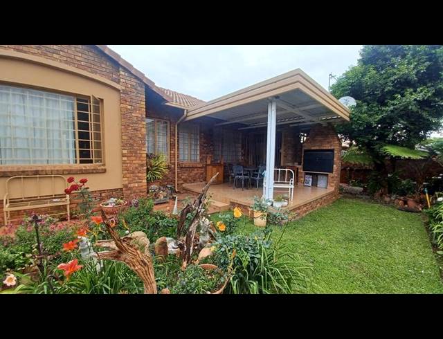 3 BEDROOM HOUSE FOR SALE IN MAGALIESKRUIN